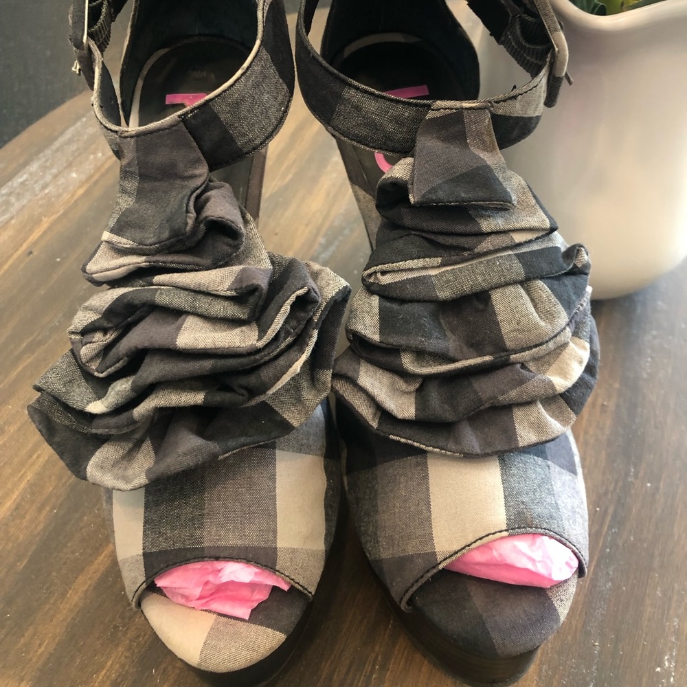 Kenzie black and grey plaid 6.5 T strap pump